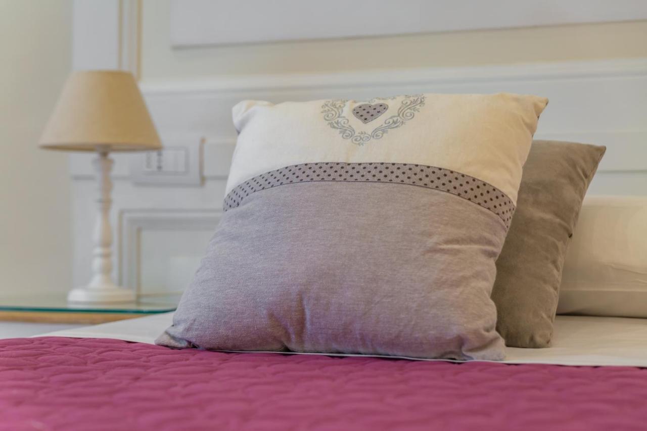 La Gatta Cenerentola Rooms نابولي المظهر الخارجي الصورة